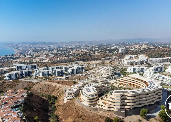 Vivi Homes - Leiro, Bbq, Private Pool And Terrace דירה פואנגירולה